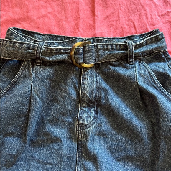 Free People denim paper bag style skirt, belt w tortoise shell buckle, size 30” - Picture 2 of 4